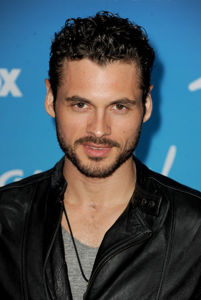 How tall is Adan Canto?